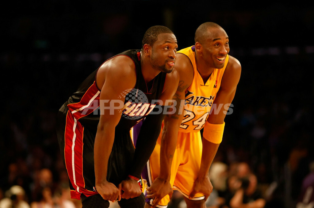 ブライアントが中間発表で全体トップ、第59回NBAオールスター 写真5枚