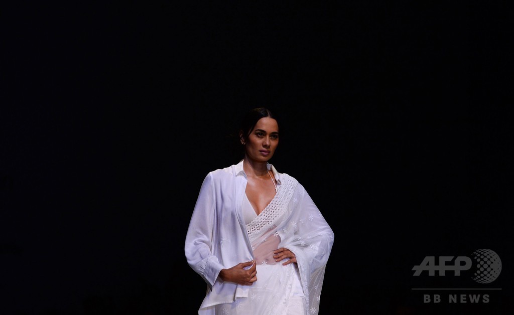 ニューデリーで「アマゾン インド ファッション・ウィーク」開幕