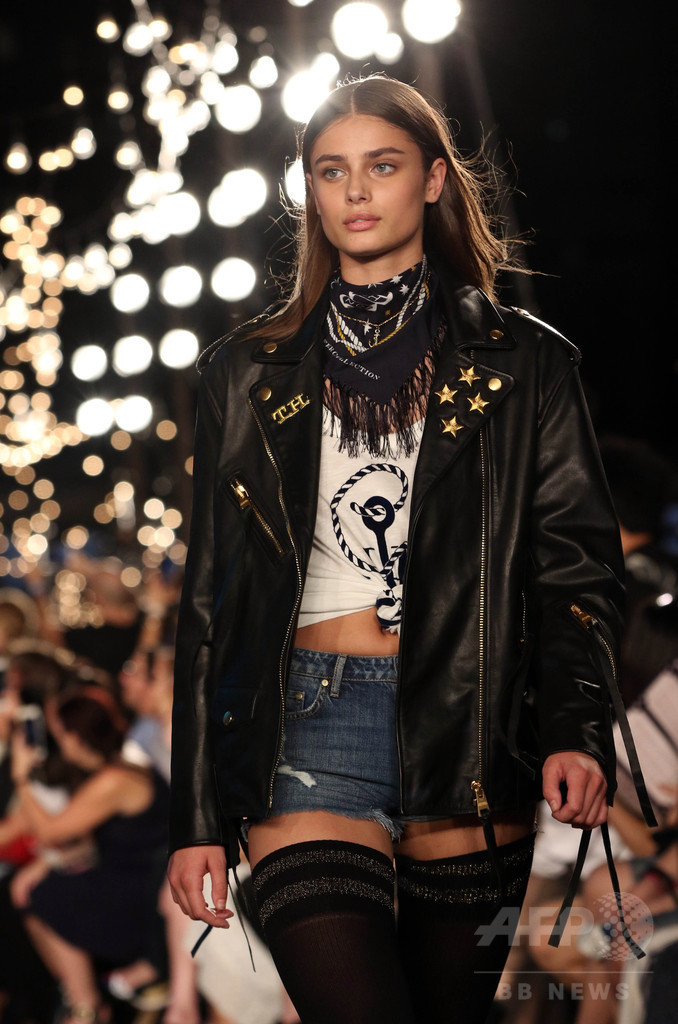 「トミー ヒルフィガー」17年春夏