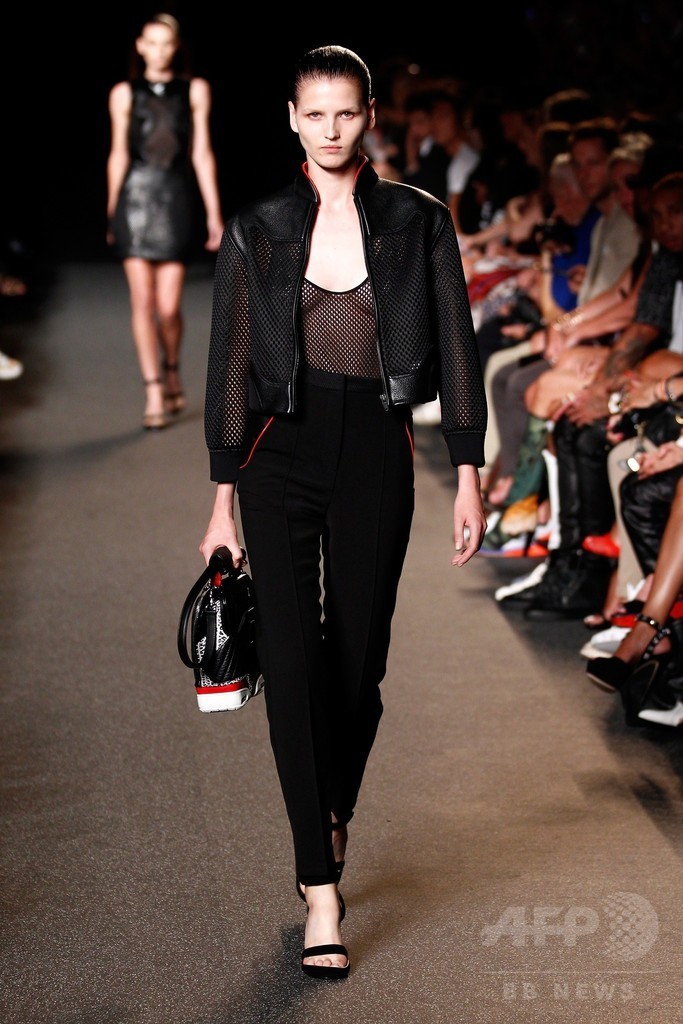 スニーカースタイルがさらに進化！？「アレキサンダー ワン」15年春夏