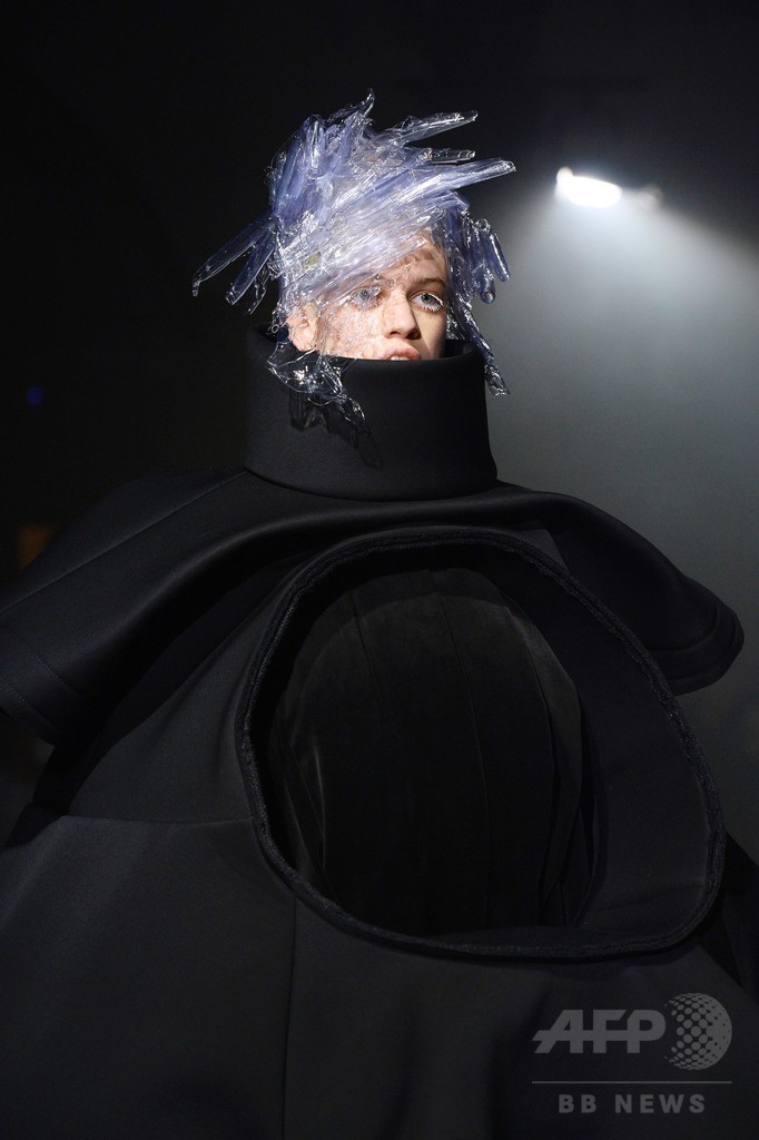 「コム デ ギャルソン」17年春夏