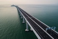 中国の香港、マカオ、広東省珠海を結ぶ港珠澳大橋（2018年10月7日撮影）。(c)ANTHONY WALLACE / AFP