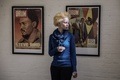 南アフリカ・ヨハネスブルクで黒人カルチャー誌の展覧会を訪れた弁護士で、モデルを兼業するタンド・ホパさん（2015年6月13日撮影）。(c)AFP/GIANLUIGI GUERCIA
