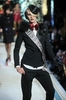 ニューヨーク市内ピエール ホテル（The Pierre Hotel）で開催された「ランバン フォー H&amp;M（Lanvin for H&amp;M）」のオートクチュール・ファッションショー（2010年11月18日撮影）。（c）AFP/Getty Images/Jamie McCarthy