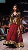 インド・ムンバイ（Mumbai）市内で開催されたラクメ・ファッション・ウィーク（Lakme Fashion Week）で発表された、デザイナーArchana Kochharの13年秋冬コレクション（2013年8月27日撮影）。(c)AFP