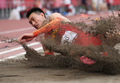 試合に臨む朱亜明（2021年8月5日撮影）。(c)Xinhua News