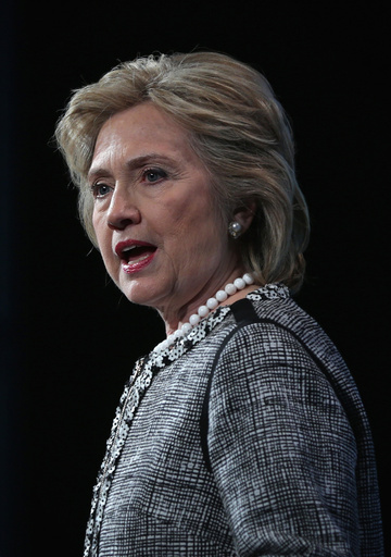 オバマ米大統領、クリントン前長官と昼食