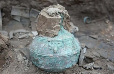 中国北西部寧夏の戦国古墳発掘で2300年前の古酒を発見