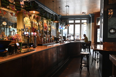 英金融街のパブやバー、20年以降7軒に1軒閉店