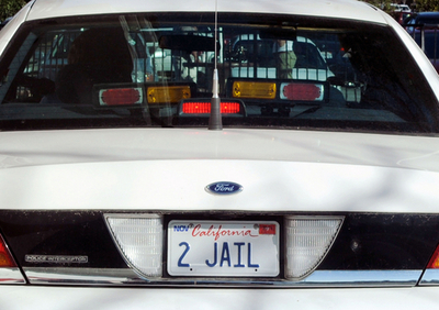 「刑務所へ」直行のパトカー？ 米カリフォルニア州