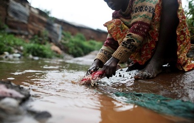 悪化する河川汚染、世界3億人に健康リスク 国連報告書