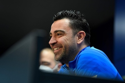 シャビ監督「扉は開かれている」 メッシのバルサ復帰を歓迎