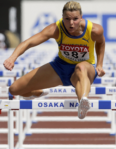 カルーア 女子100メートルハードル1次予選を通過