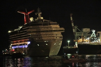 悪夢の船旅、ようやく帰港 メキシコ湾で航行不能の米豪華客船