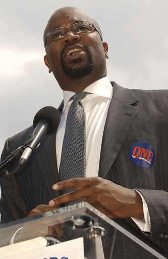 セブンティシクサーズ キングGMを解任