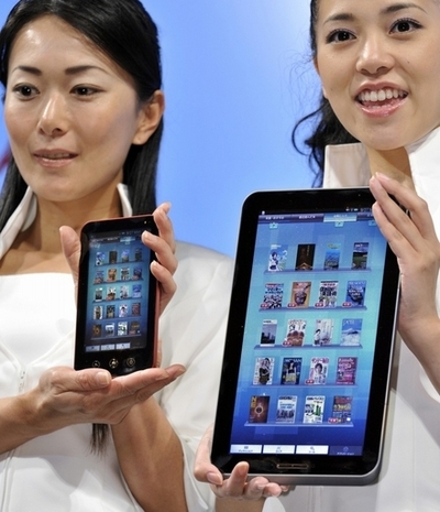 シャープ、「ガラパゴス」端末の直販終了 iPadに勝てず