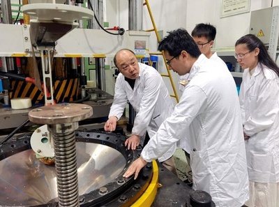 中国の研究者 71.36テスラのフラットトップパルス磁場強度の生成に成功