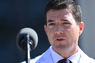 トランプ氏「大幅に回復」と専属医 「危機脱したわけではないが楽観」