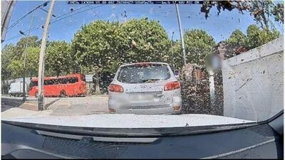 路上駐車に激怒の韓国・年配女性「家の前に車を止めるな！」…土や石をまく“実力行使”