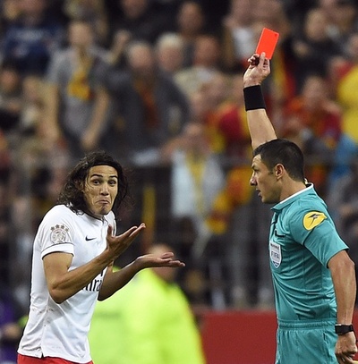 PSG、9人のランスに逆転勝ち