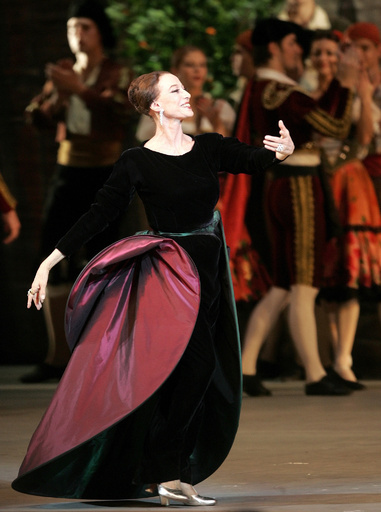 プリセツカヤさん死去、伝説的バレエダンサー 89歳