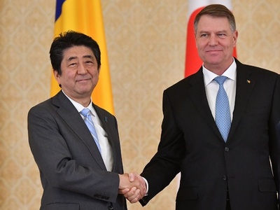 ルーマニア首相辞任で安倍氏会談できず ネットで国民の謝罪相次ぐ