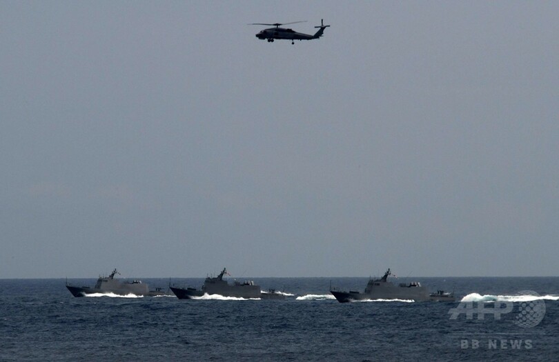 台湾総統、海軍の軍事演習を視察 中国との緊張強まる中