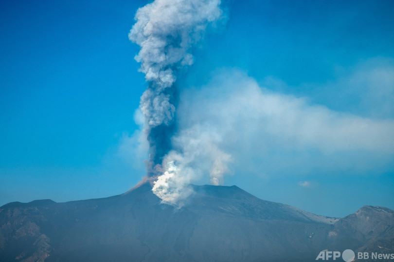 欧州最大標高の活火山エトナ山、6か月の噴火活動でさらに高く 伊