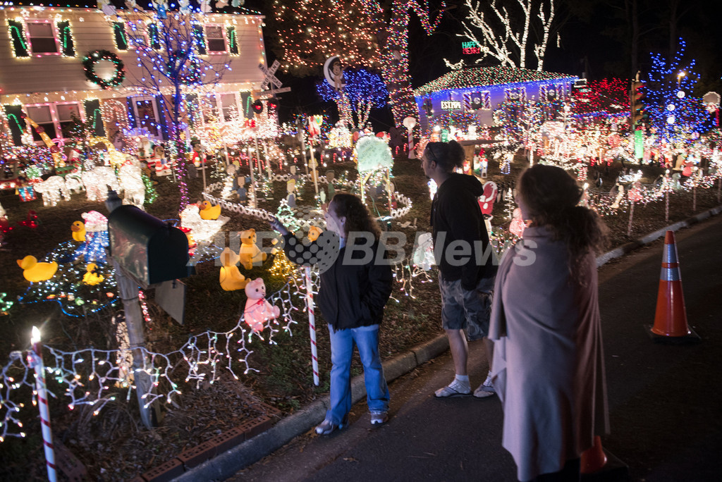 手作り感満載 米住宅地のクリスマスイルミネーション 写真16枚 国際ニュース Afpbb News