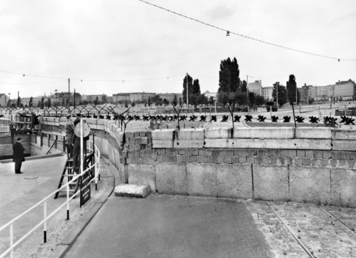 ベルリンの壁ができた日…AFP速報で60年前を振り返る 写真5枚 国際