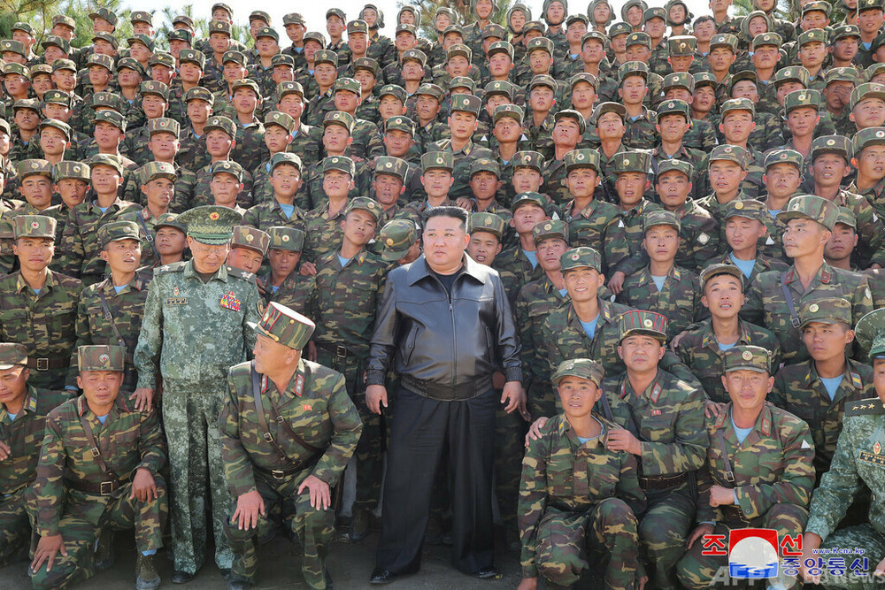 北朝鮮、2日で140万人が軍入隊志願と主張 写真7枚 国際ニュース：AFPBB