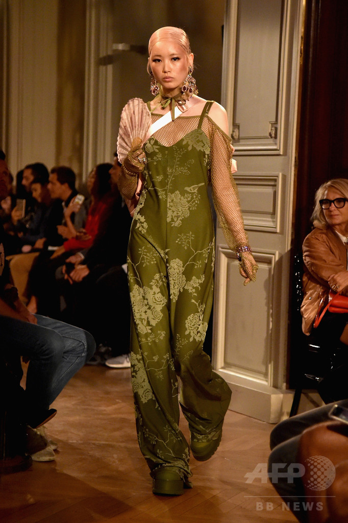 「フェンティ プーマ バイ リアーナ」17年春夏