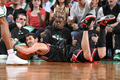 09-10NBA、ボストン・セルティックス（%%Boston Celtics%%）対シカゴ・ブルズ（%%Chicago Bulls%%）。試合はブルズが96-83でセルティックスを下し、3連勝した。写真はボールに飛び込むブルズのカーク・ハインリック（%%Kirk Hinrich%%）。（2010年1月14日撮影）(c)AFP/Getty Images/NBAE/Brian Babineau
