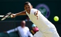 テニス、ウィンブルドン選手権（The Championships Wimbledon 2014）男子シングルス4回戦。リターンを狙うニック・キリオス（Nick Kyrgios、2014年7月1日撮影）。(c)AFP/CARL COURT
