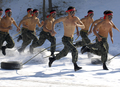 2007年11月22日、韓国の首都ソウル（Seoul）南方30キロの光州（Gwangju）の軍事基地で訓練する韓国軍特殊部隊の兵士たち。(c)AFP/KIM JAE-HWAN