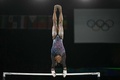 パリ五輪、体操女子。会場のベルシー・アリーナで練習に臨む米代表のシモーネ・バイルス（2024年7月25日撮影）。(c)Loic VENANCE / AFP