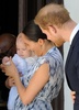 南アフリカ・ケープタウンを訪問中の、英ヘンリー王子夫妻と長男のアーチーちゃん（2019年9月25日撮影）。(c)HENK KRUGER / POOL / AFP