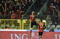 サッカー国際親善試合、ベルギー対イタリア。得点を挙げ歓喜するベルギーのケビン・デ・ブルイネ（左、2015年11月13日撮影）。(c)AFP/Emmanuel Dunand