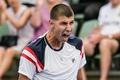 テニス、アデレード国際1、男子シングルス準々決勝。試合に臨むアレクセイ・ポピリン（2023年1月6日撮影）。(c)Brenton EDWARDS / AFP