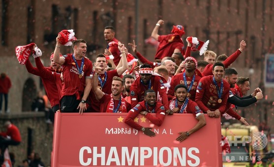 欧州CL制覇のリバプール、地元で優勝パレード 写真20枚 国際ニュース