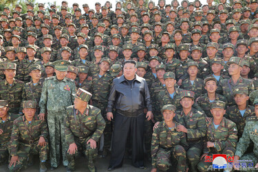 北朝鮮、2日で140万人が軍入隊志願と主張 写真7枚 国際ニュース：AFPBB