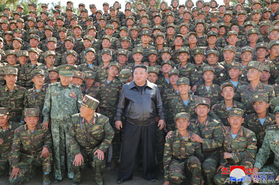 北朝鮮、2日で140万人が軍入隊志願と主張 写真7枚 国際ニュース：AFPBB