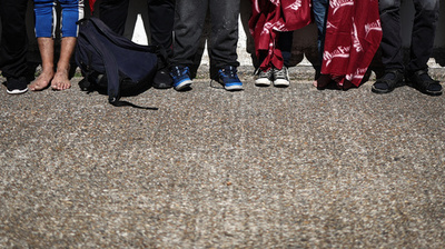 移民の年齢確認にX線検査実施へ 英