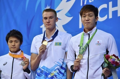 男子200m平泳ぎは小日向が銀、小関は銅 アジア大会