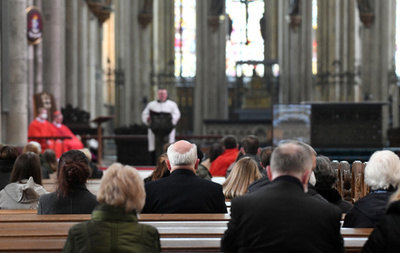 恋に落ちた司祭、ミサで告白し還俗 イタリア