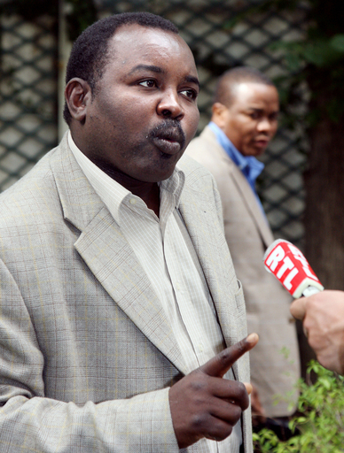 スーダン・ダルフール地方のハイジャック、乗客全員を解放 犯人と乗員は依然機内に