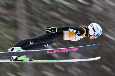 高梨がW杯総合2連覇、今季11勝目
