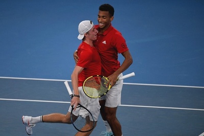 カナダが前回王者ロシア下す 初のATPカップ決勝進出