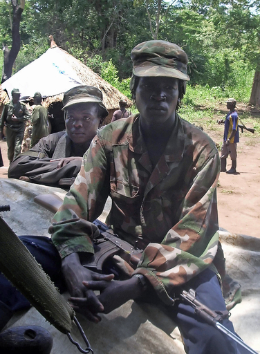 ウガンダ反政府勢力「神の抵抗軍」、逮捕状取り下げ求めてICCに使節団派遣へ - ケニア