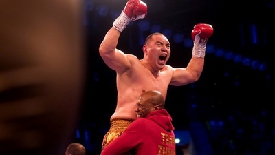 中国人ボクサー快挙 WBOヘビー級の暫定王者に